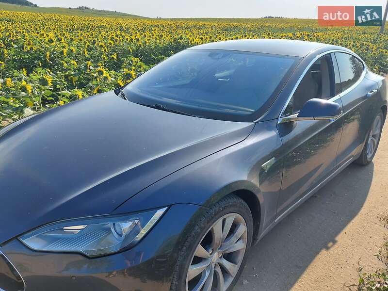Лифтбек Tesla Model S 2014 в Тернополе фото 9 Лифтбек Tesla Model S 2014 в Тернополе