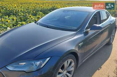 Лифтбек Tesla Model S 2014 в 