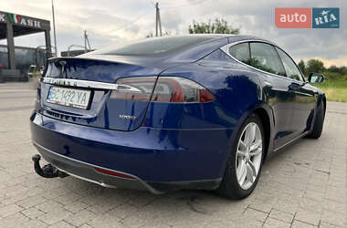 Лифтбек Tesla Model S 2015 в 