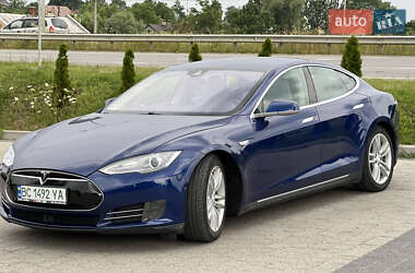 Лифтбек Tesla Model S 2015 в 