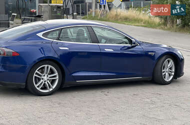 Лифтбек Tesla Model S 2015 в 