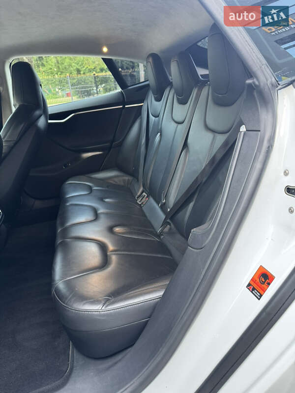 Лифтбек Tesla Model S 2015 в Ровно фото 13 Лифтбек Tesla Model S 2015 в Ровно