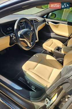 Лифтбек Tesla Model S 2016 в 