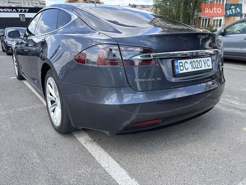 Ліфтбек Tesla Model S 2017 в Львові