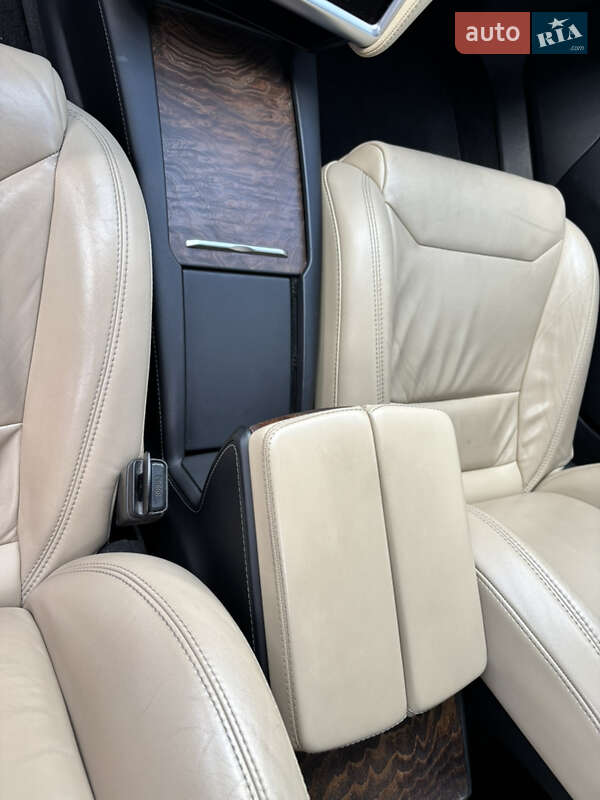 Ліфтбек Tesla Model S 2017 в Львові