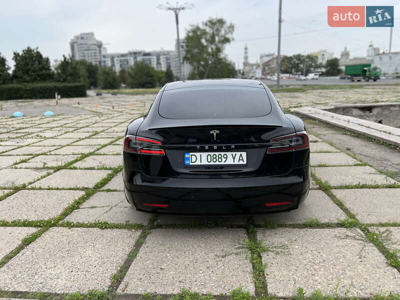 Ліфтбек Tesla Model S 2017 в Харкові
