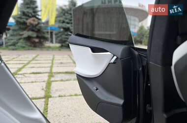 Ліфтбек Tesla Model S 2017 в 