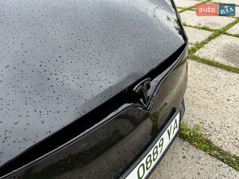 Ліфтбек Tesla Model S 2017 в Харкові