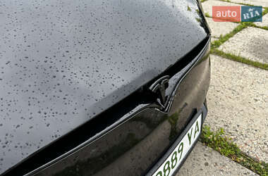 Ліфтбек Tesla Model S 2017 в 