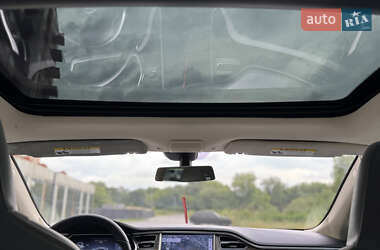 Лифтбек Tesla Model S 2013 в 