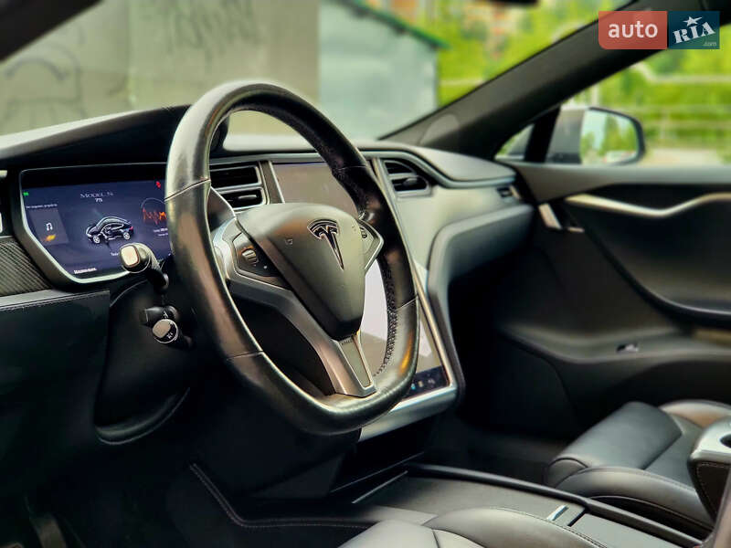 Ліфтбек Tesla Model S 2017 в Києві