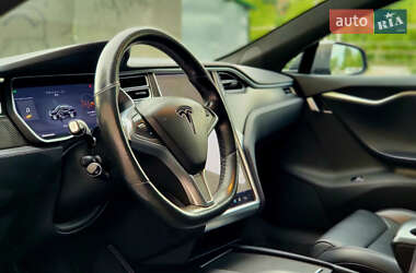 Ліфтбек Tesla Model S 2017 в 