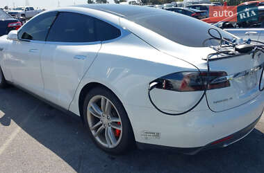 Лифтбек Tesla Model S 2014 в Львове