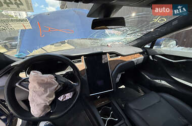 Лифтбек Tesla Model S 2018 в 
