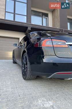 Ліфтбек Tesla Model S 2014 в 