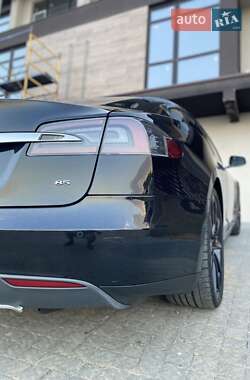 Ліфтбек Tesla Model S 2014 в 
