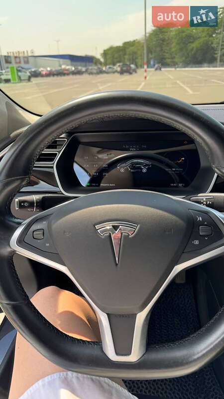 Ліфтбек Tesla Model S 2015 в Одесі
