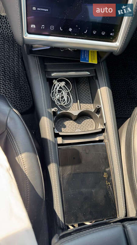 Ліфтбек Tesla Model S 2015 в Одесі