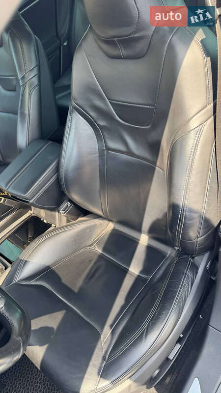 Ліфтбек Tesla Model S 2015 в Одесі