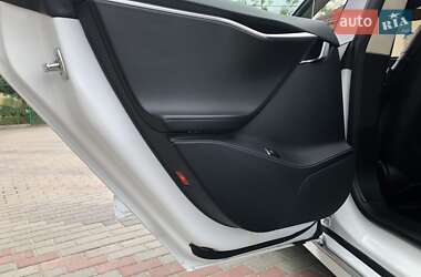 Лифтбек Tesla Model S 2016 в 