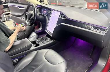 Лифтбек Tesla Model S 2014 в 