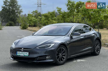 Лифтбек Tesla Model S 2016 в 