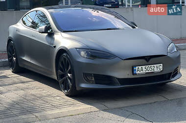 Ліфтбек Tesla Model S 2018 в 