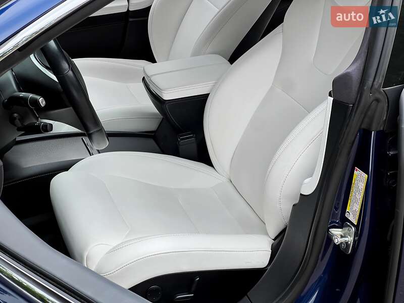 Лифтбек Tesla Model S 2018 в Киеве