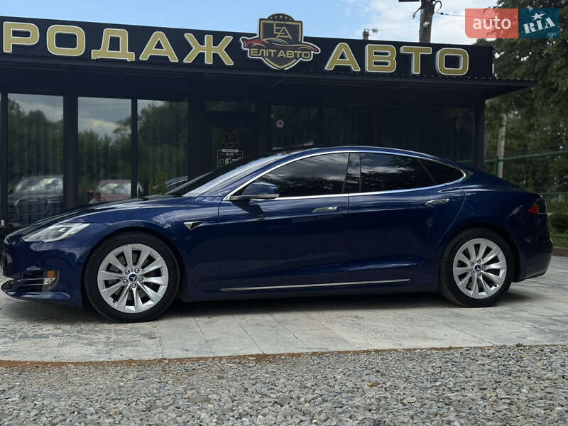 Ліфтбек Tesla Model S 2017 в Івано-Франківську