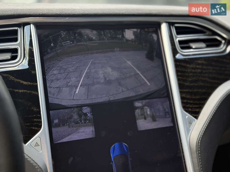 Ліфтбек Tesla Model S 2017 в Івано-Франківську