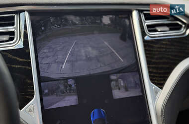 Лифтбек Tesla Model S 2017 в 