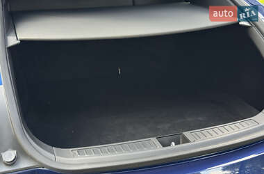 Лифтбек Tesla Model S 2017 в 