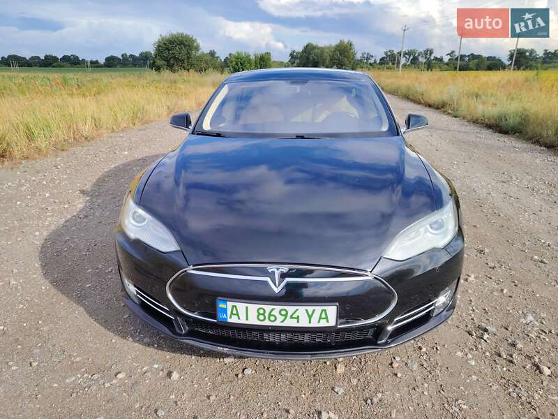 Ліфтбек Tesla Model S 2014 в Києві
