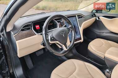 Лифтбек Tesla Model S 2014 в 