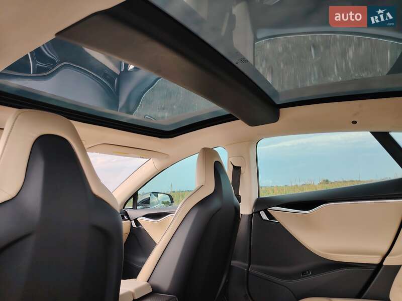 Ліфтбек Tesla Model S 2014 в Києві