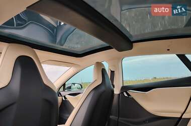 Лифтбек Tesla Model S 2014 в 