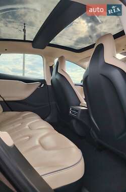 Лифтбек Tesla Model S 2014 в 