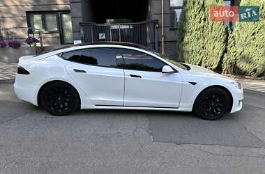 Лифтбек Tesla Model S 2017 в 
