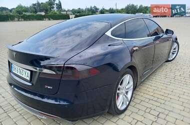 Лифтбек Tesla Model S 2014 в 