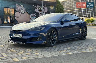 Лифтбек Tesla Model S 2016 в 