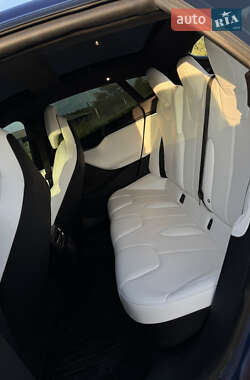 Лифтбек Tesla Model S 2016 в 