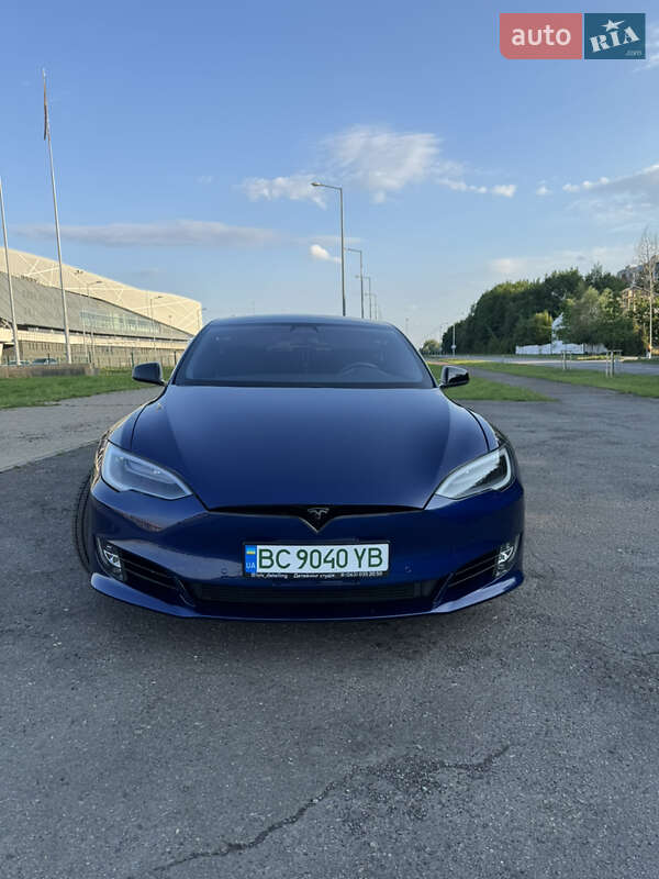 Ліфтбек Tesla Model S 2016 в Львові