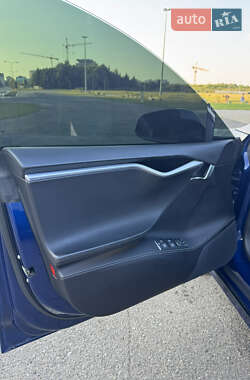 Лифтбек Tesla Model S 2016 в 