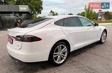 Ліфтбек Tesla Model S 2014 в 