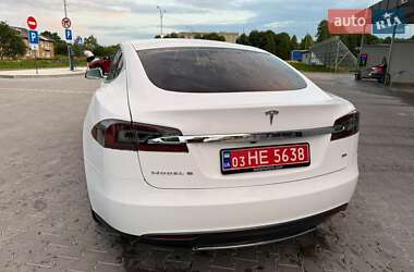 Ліфтбек Tesla Model S 2014 в 