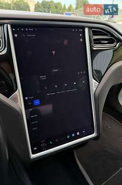 Ліфтбек Tesla Model S 2014 в 