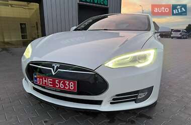 Ліфтбек Tesla Model S 2014 в 