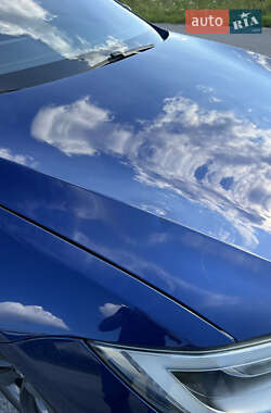 Лифтбек Tesla Model S 2016 в 