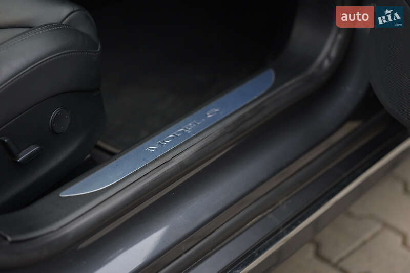 Лифтбек Tesla Model S 2018 в Черновцах фото 15 Лифтбек Tesla Model S 2018 в Черновцах