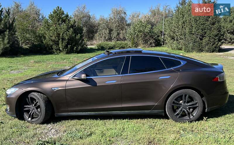 Ліфтбек Tesla Model S 2013 в Одесі